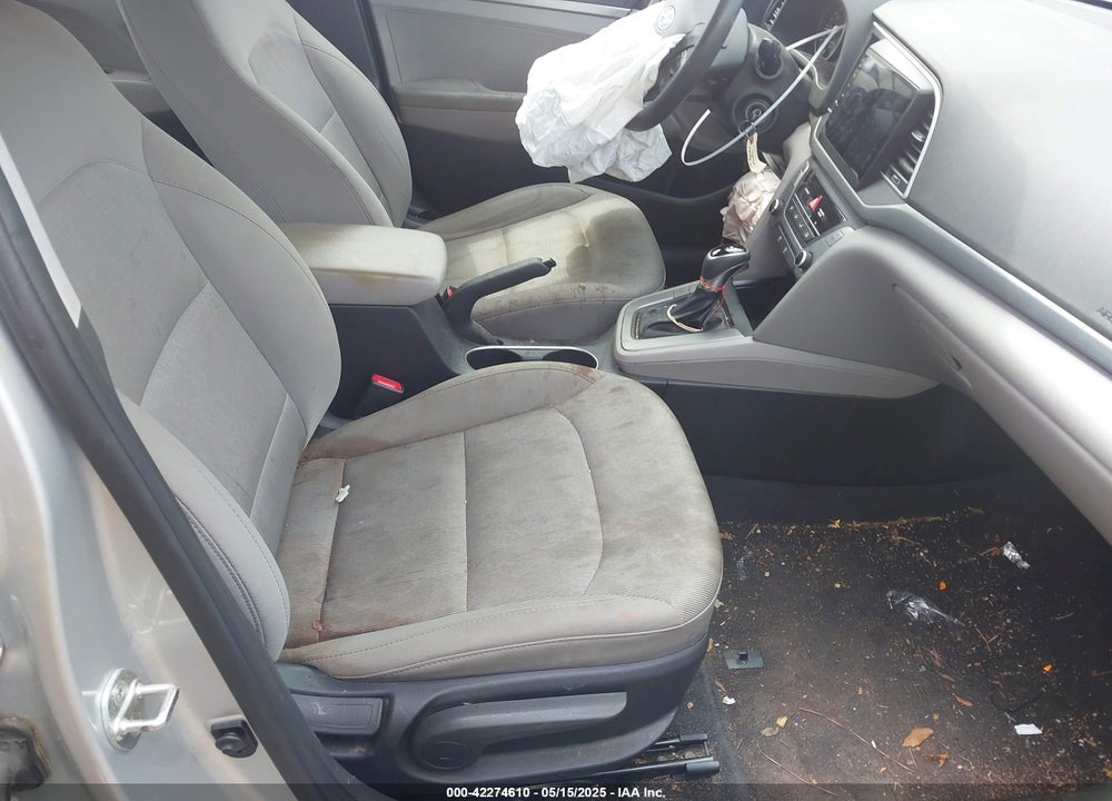 2017 HYUNDAI ELANTRA VIN: 5NPD74LF1HH175974