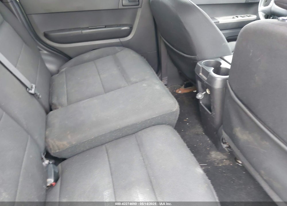 2008 FORD ESCAPE VIN: 1FMCU93148KE82462