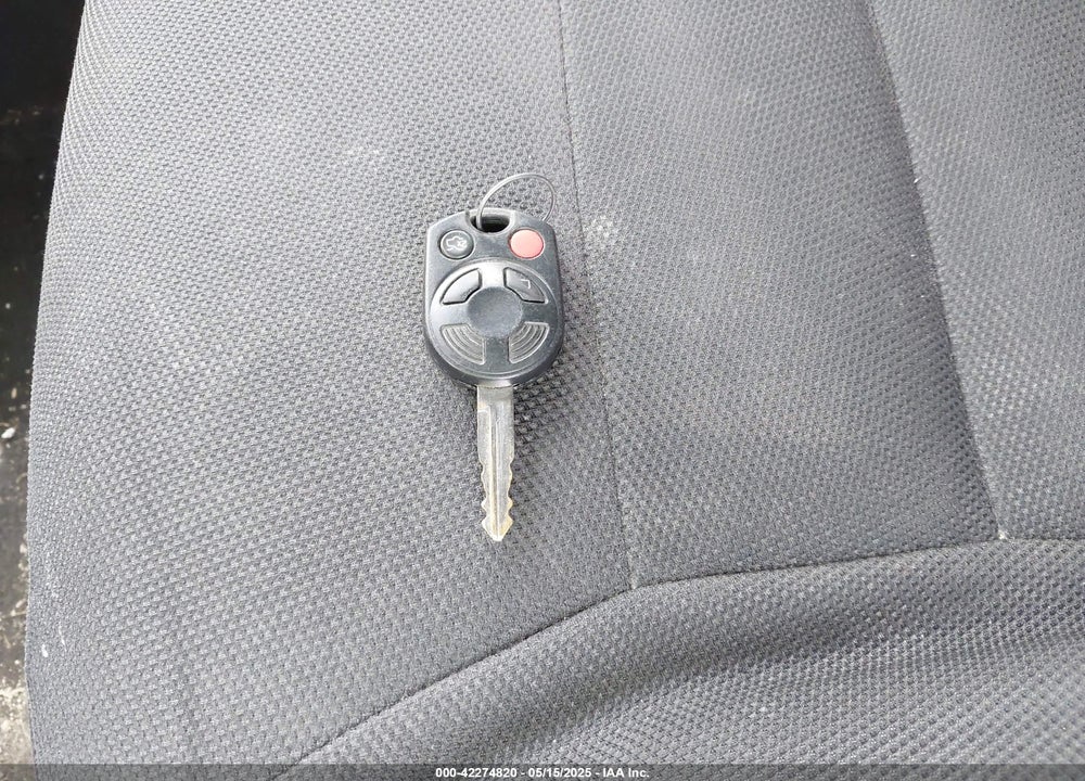 2008 FORD ESCAPE XLT VIN: 1FMCU93198KE69299