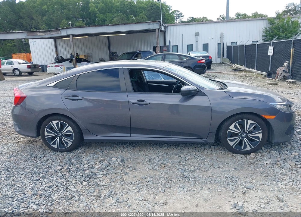 2018 HONDA CIVIC VIN: JHMFC1F33JX017617