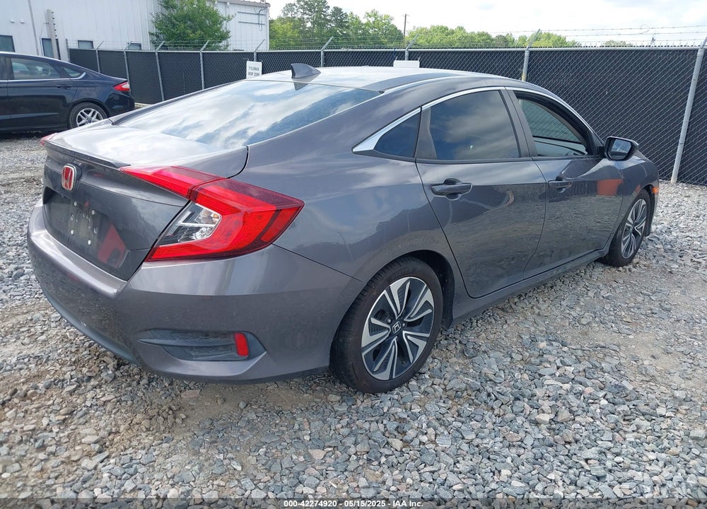 2018 HONDA CIVIC VIN: JHMFC1F33JX017617