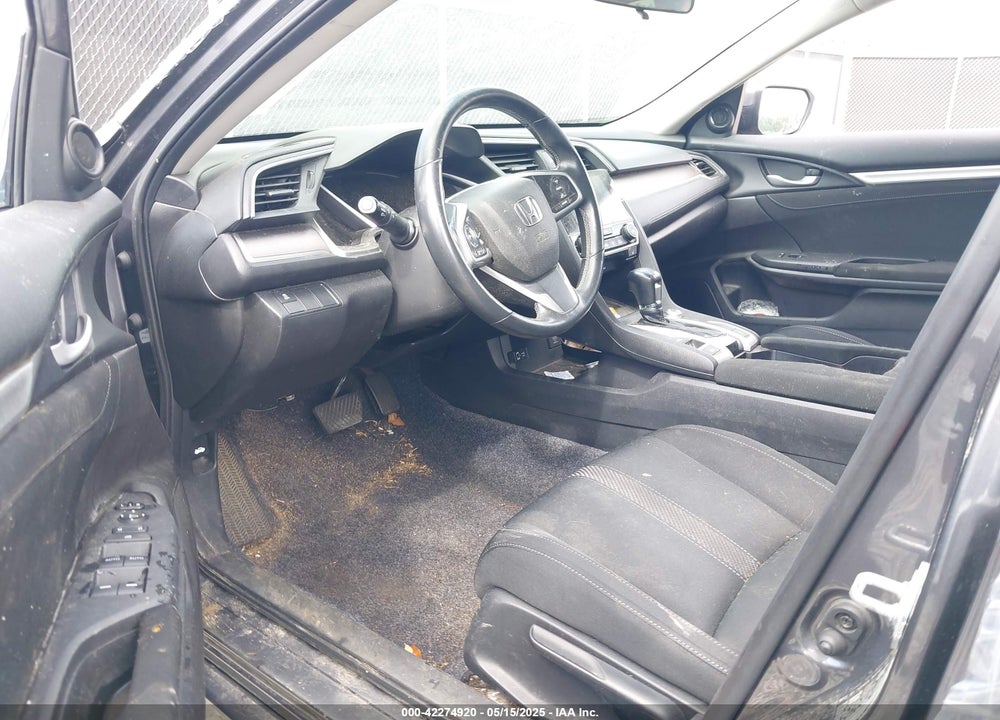 2018 HONDA CIVIC VIN: JHMFC1F33JX017617