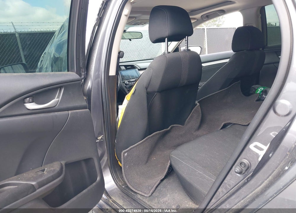 2018 HONDA CIVIC VIN: JHMFC1F33JX017617