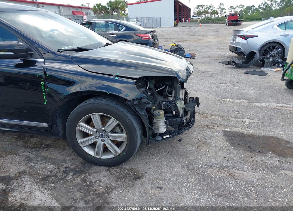 2016 VOLVO XC60 VIN: YV4612RK1G2788984