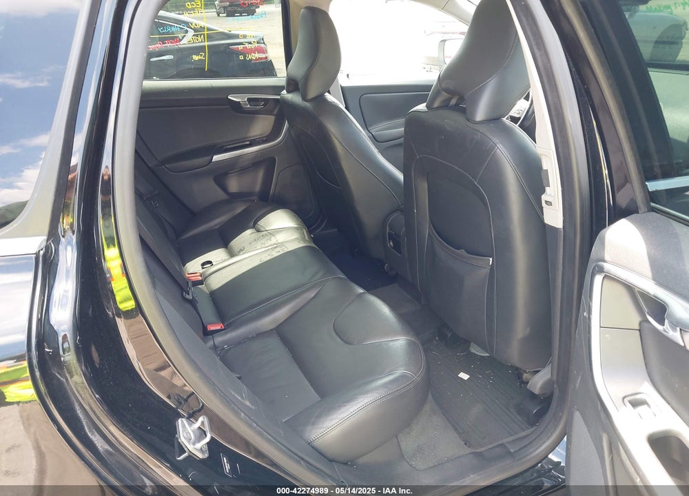 2016 VOLVO XC60 VIN: YV4612RK1G2788984