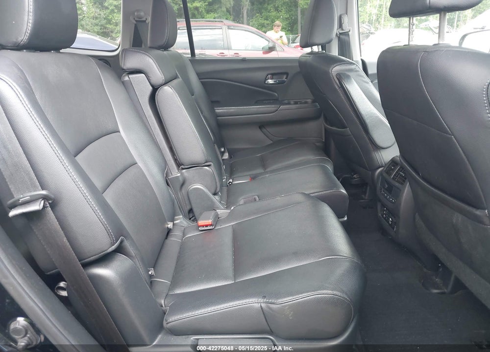 2017 HONDA PILOT VIN: 5FNYF5H99HB037126