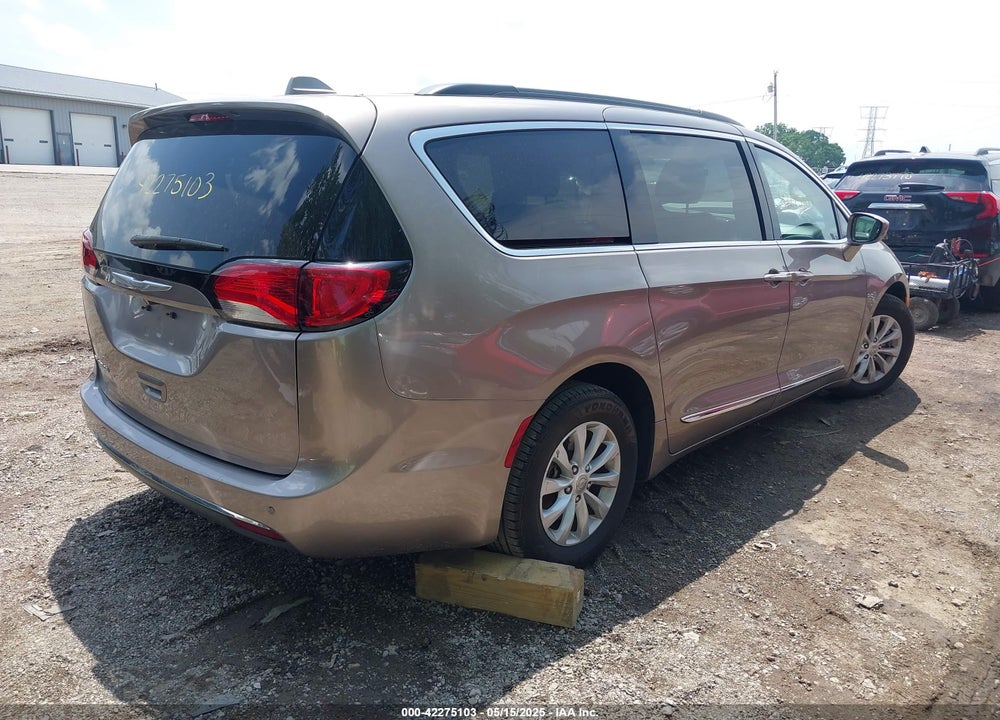 2017 CHRYSLER PACIFICA VIN: 2C4RC1BGXHR569390