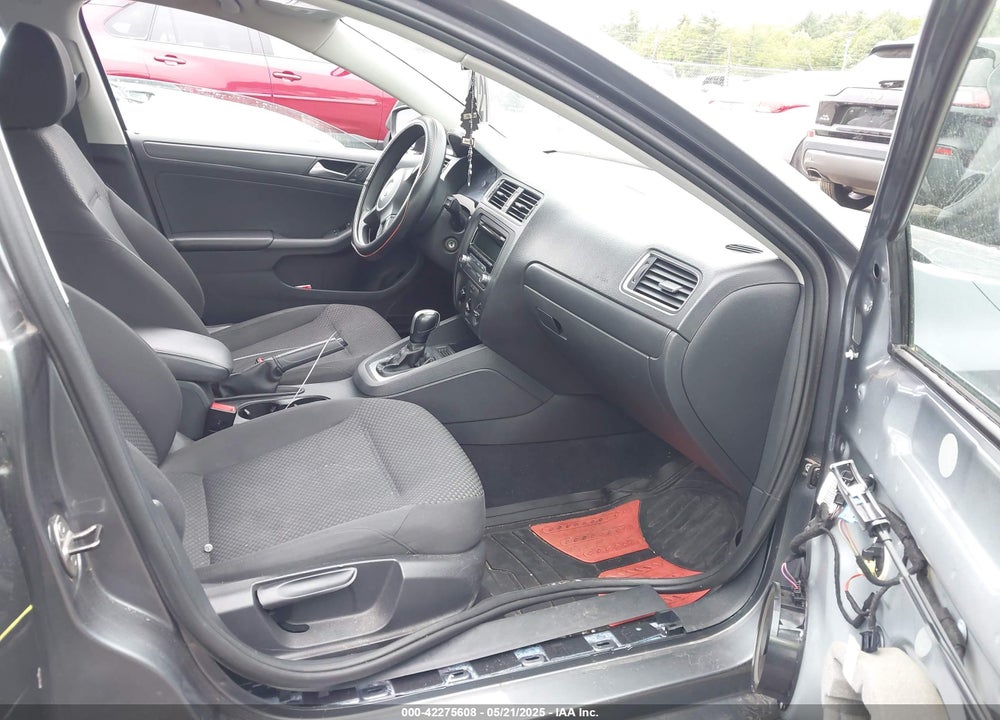 2014 VOLKSWAGEN JETTA VIN: 3VW2K7AJ7EM325555