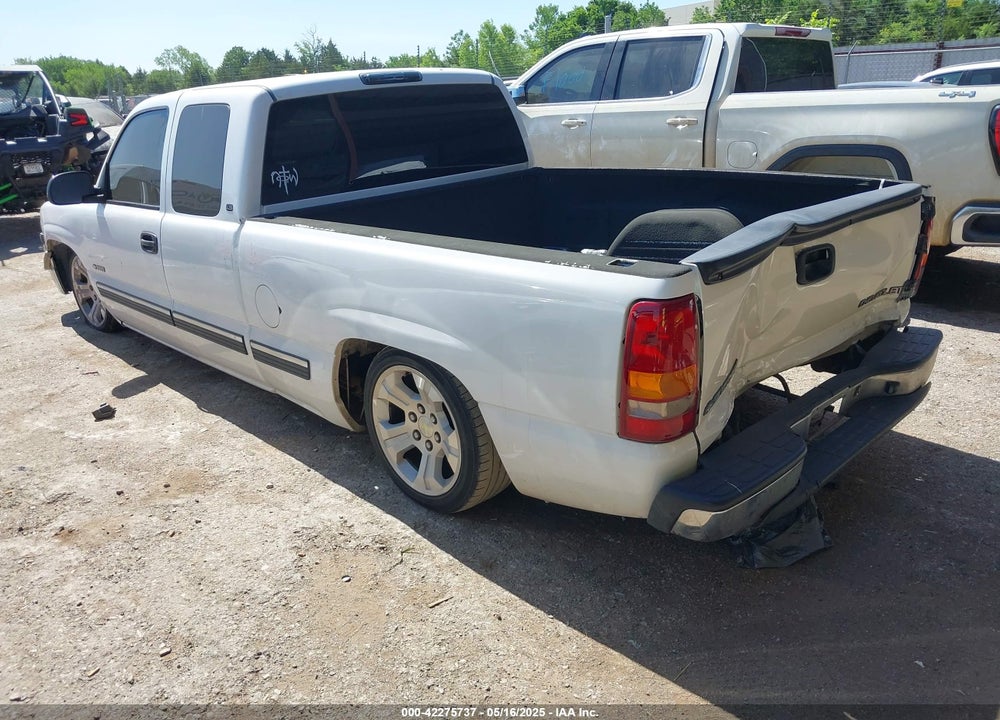 2000 CHEVROLET SILVERADO 1500 LS VIN: 2GCEC19V0Y1154547