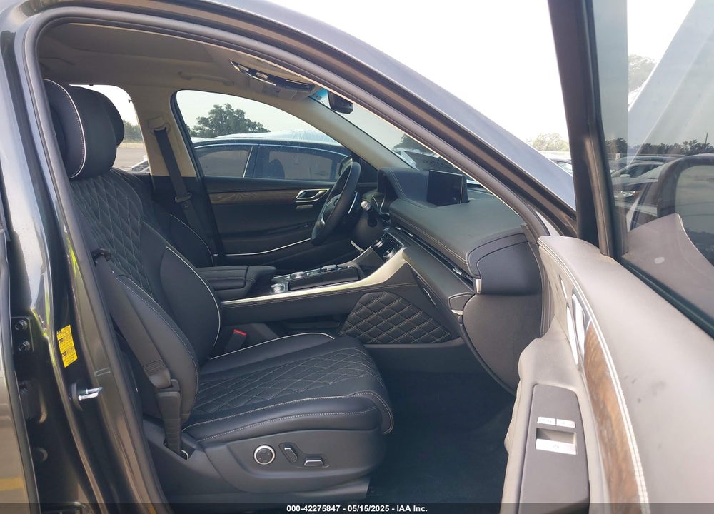 2024 GENESIS GV80 VIN: KMUHCESC1RU174015