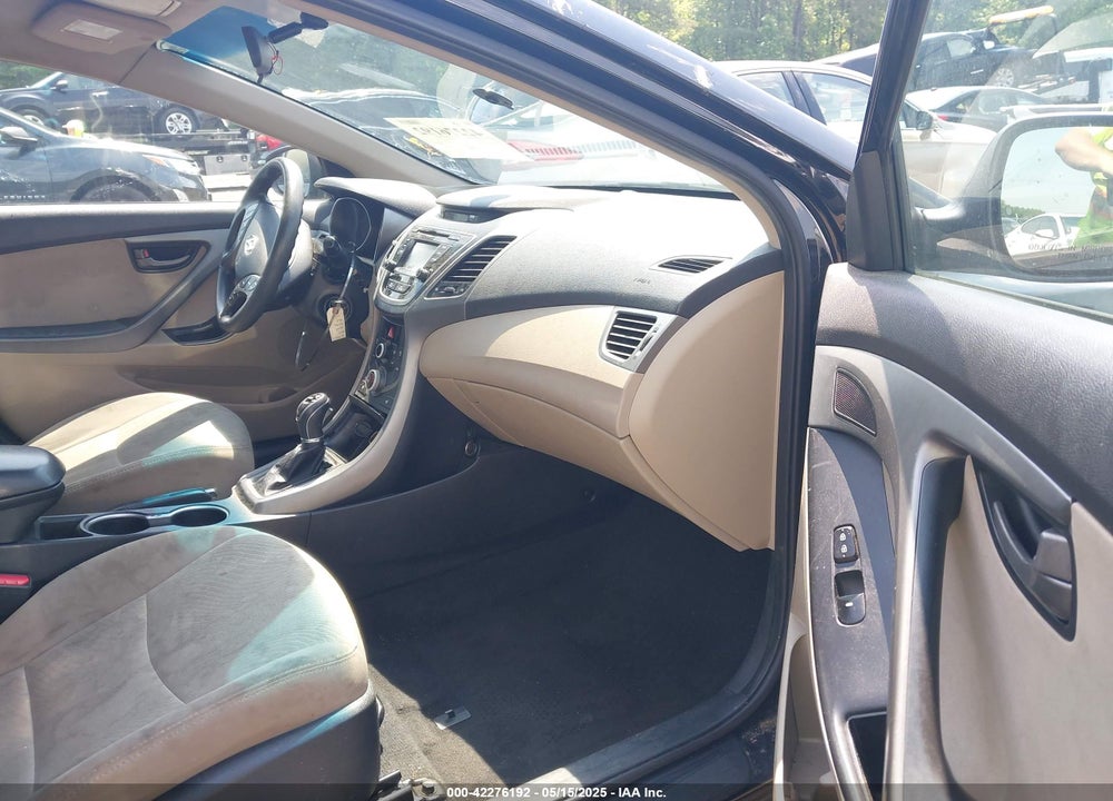 2014 HYUNDAI ELANTRA VIN: 5NPDH4AE5EH541146
