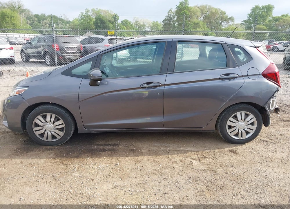 2015 HONDA FIT VIN: 3HGGK5H58FM722880