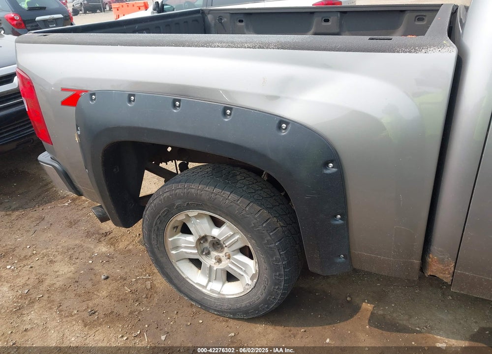 2007 CHEVROLET SILVERADO 1500 LT2 VIN: 2GCEK13M371547461