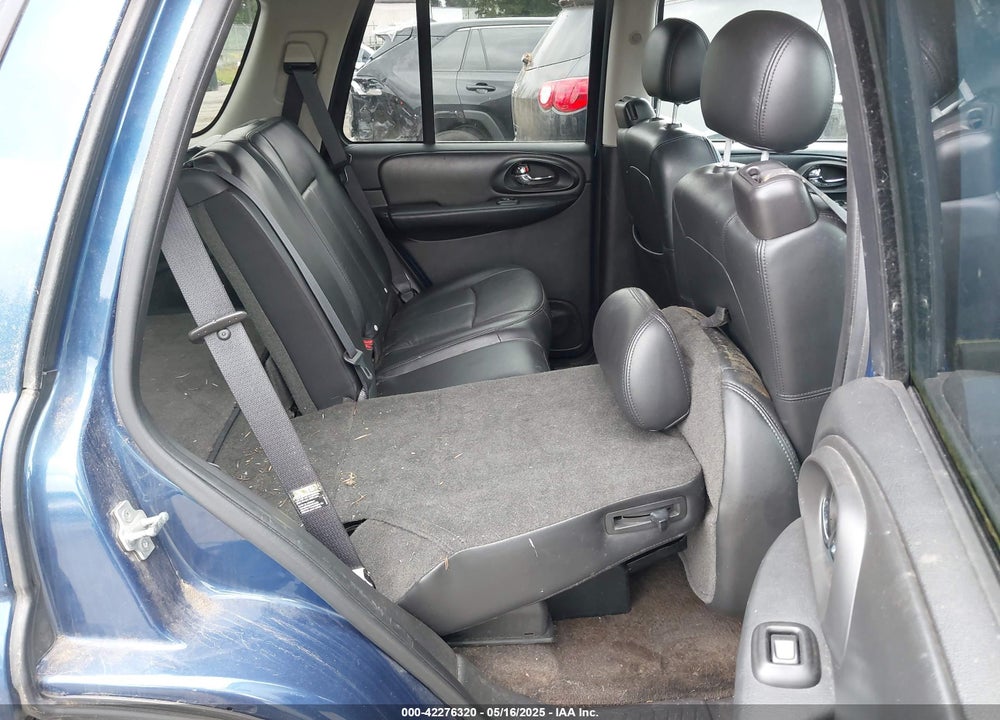 2005 CHEVROLET TRAILBLAZER LT VIN: 1GNDT13S452387201