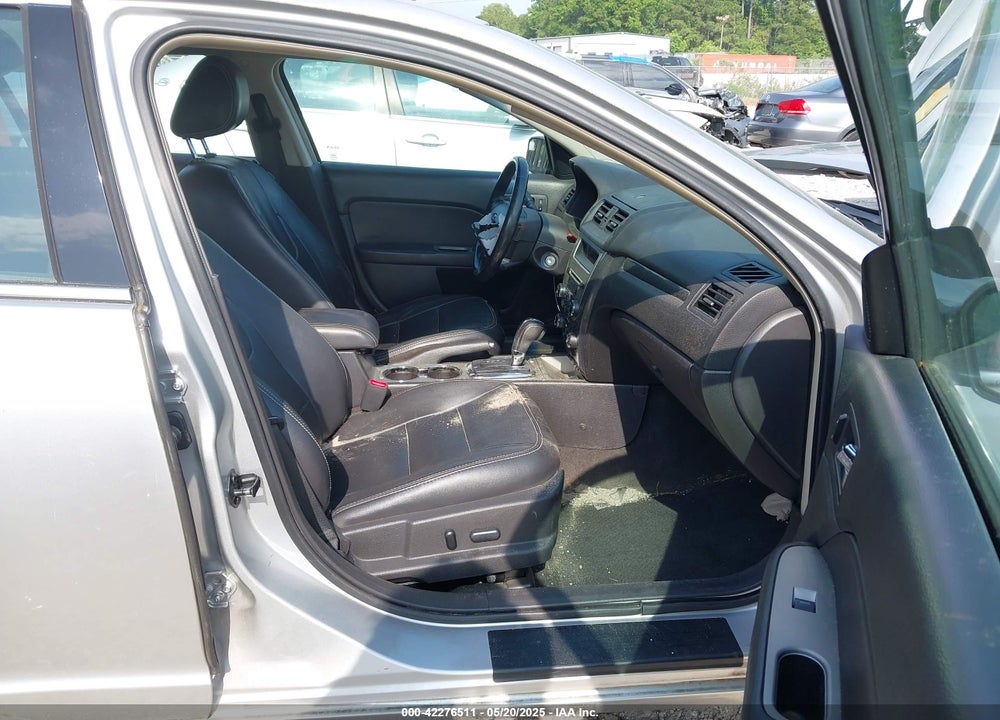 2011 FORD FUSION VIN: 3FAHP0JG7BR330852