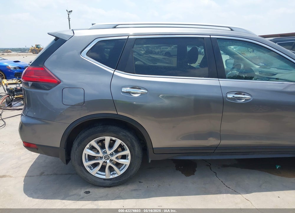 2017 NISSAN ROGUE VIN: 5N1AT2MT2HC747276