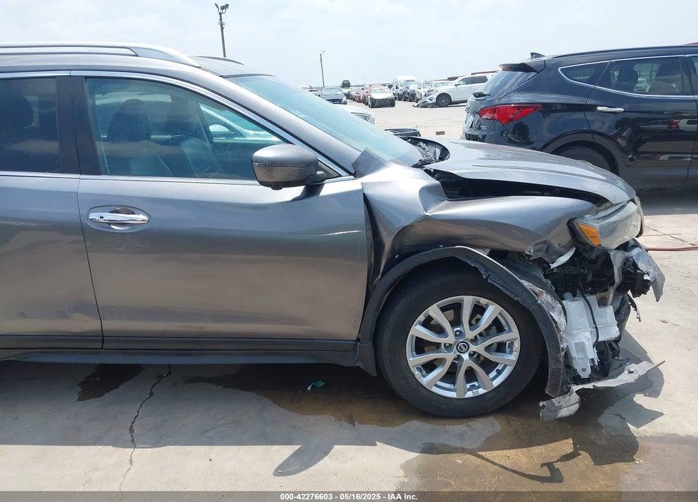 2017 NISSAN ROGUE VIN: 5N1AT2MT2HC747276