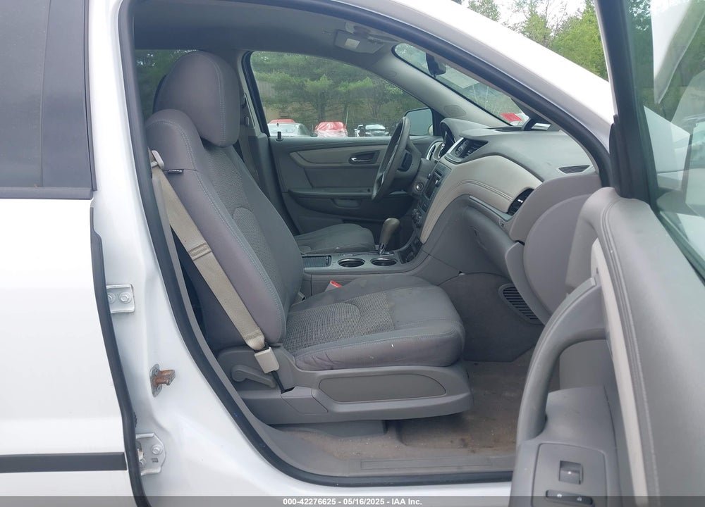 2016 CHEVROLET TRAVERSE LS VIN: 1GNKVFKDXGJ296444