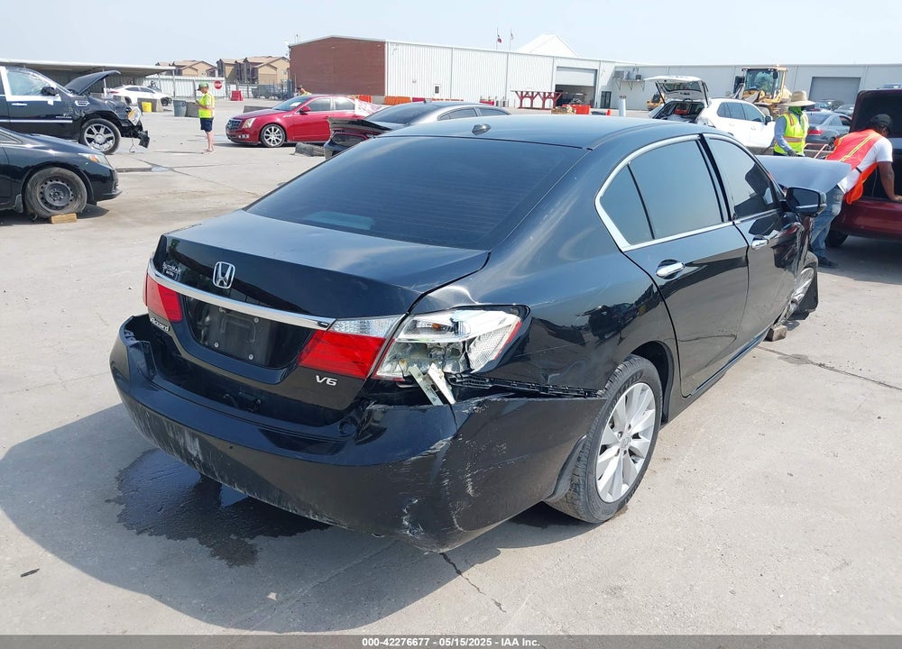 2015 HONDA ACCORD VIN: 1HGCR3F80FA018424