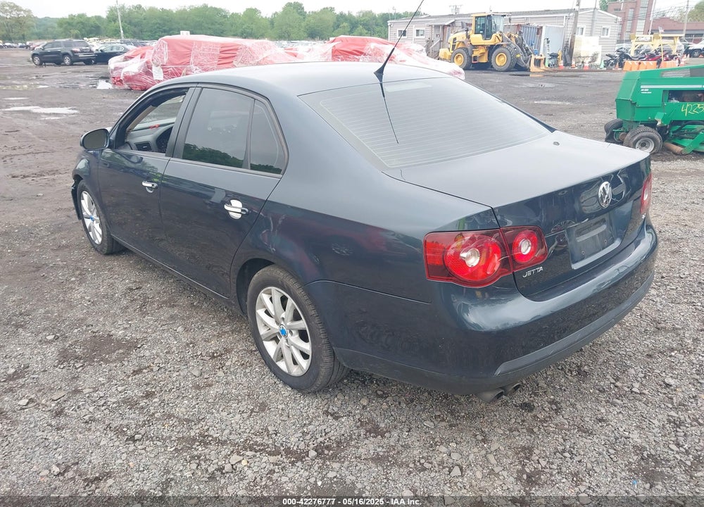 2010 VOLKSWAGEN JETTA VIN: 3VWAZ7AJ5AM155049