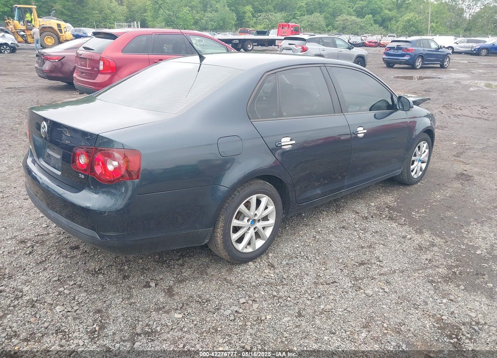 2010 VOLKSWAGEN JETTA VIN: 3VWAZ7AJ5AM155049