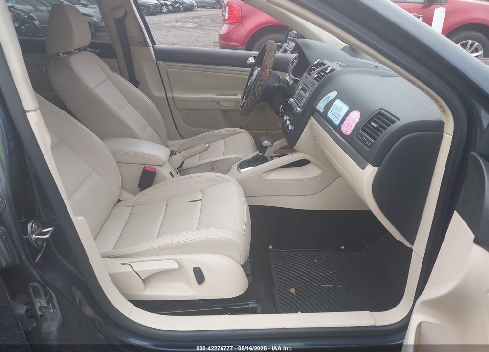 2010 VOLKSWAGEN JETTA VIN: 3VWAZ7AJ5AM155049