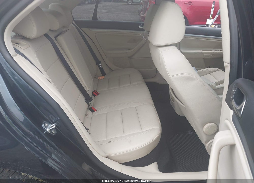 2010 VOLKSWAGEN JETTA VIN: 3VWAZ7AJ5AM155049