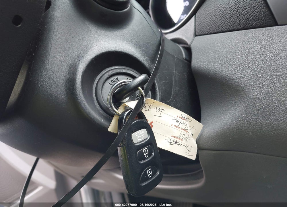 2014 HYUNDAI ELANTRA SE VIN: 5NPDH4AE7EH462402