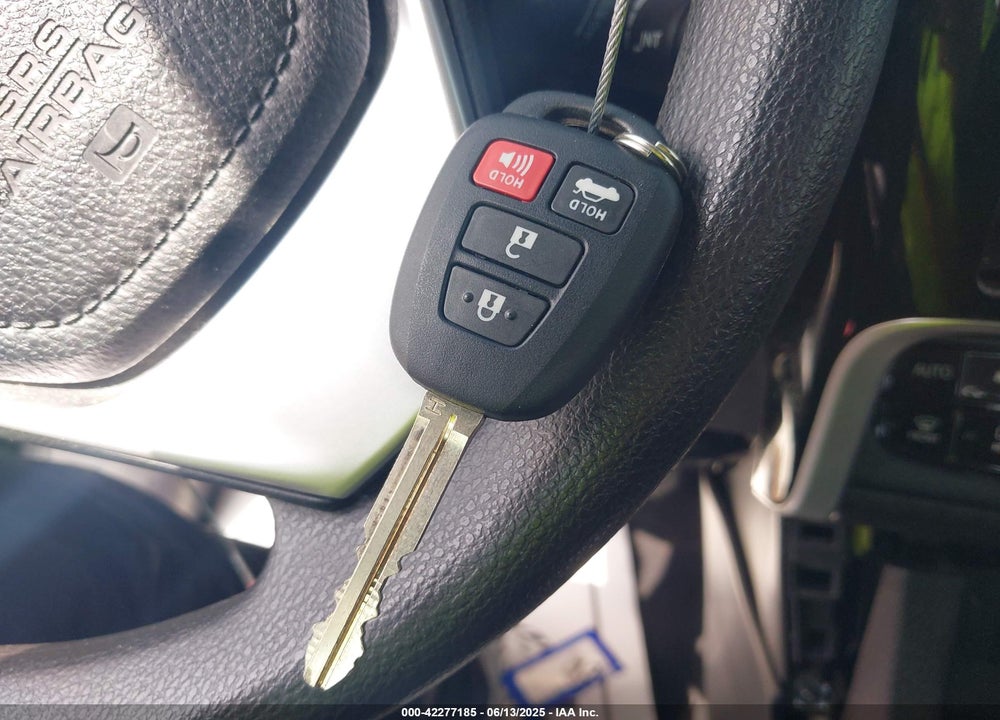 2019 TOYOTA COROLLA LE VIN: 5YFBURHE0KP913688