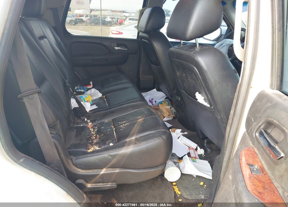 2014 CHEVROLET TAHOE VIN: 1GNSKBE01ER240904