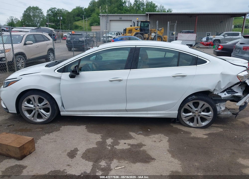2017 CHEVROLET CRUZE VIN: 1G1BF5SMXH7118654