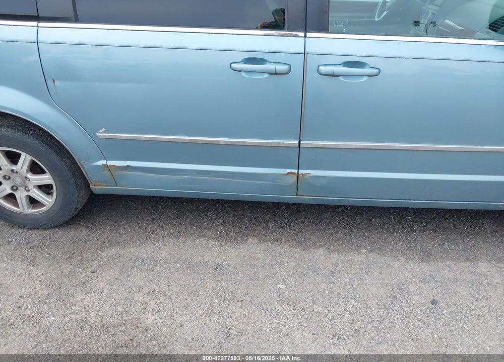 2009 CHRYSLER TOWN & COUNTRY VIN: 2A8HR54189R607171
