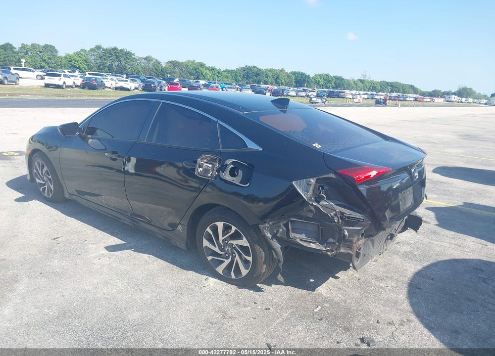 2018 HONDA CIVIC VIN: 19XFC2F7XJE205822