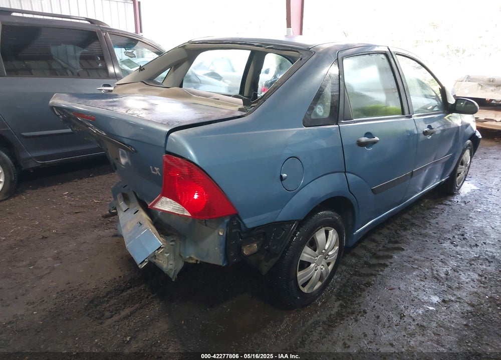 2000 FORD FOCUS LX VIN: 1FAFP33P9YW265353