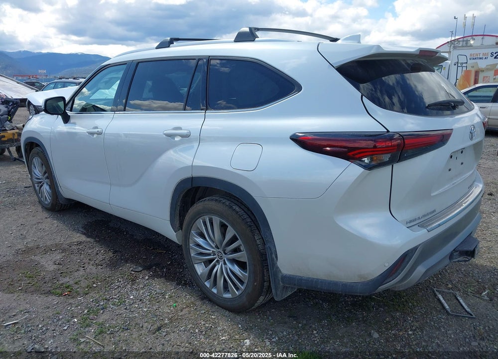 2024 TOYOTA HIGHLANDER VIN: 5TDKDRBHXRS572904