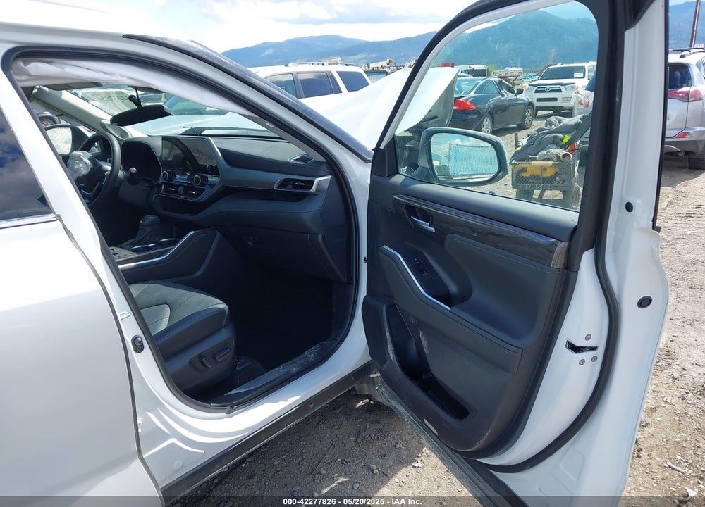 2024 TOYOTA HIGHLANDER VIN: 5TDKDRBHXRS572904