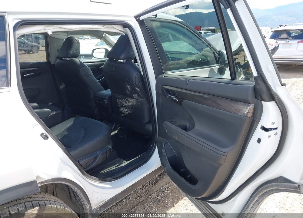2024 TOYOTA HIGHLANDER VIN: 5TDKDRBHXRS572904