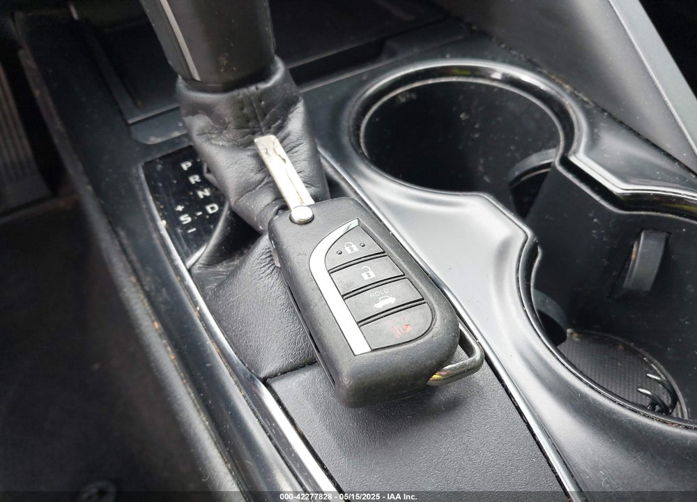 2019 TOYOTA CAMRY SE VIN: 4T1B11HK8KU793900