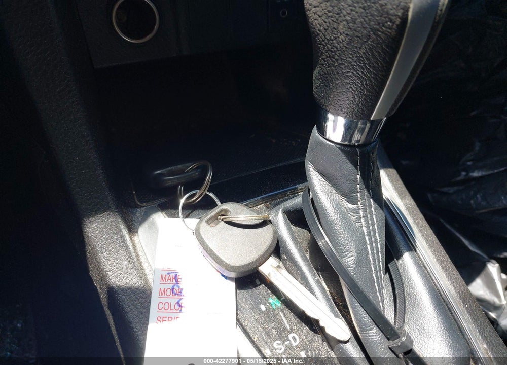 2018 TOYOTA COROLLA LE VIN: 5YFBURHE0JP791820