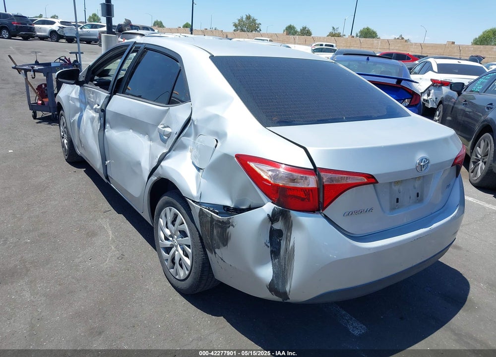 2018 TOYOTA COROLLA LE VIN: 5YFBURHE0JP791820