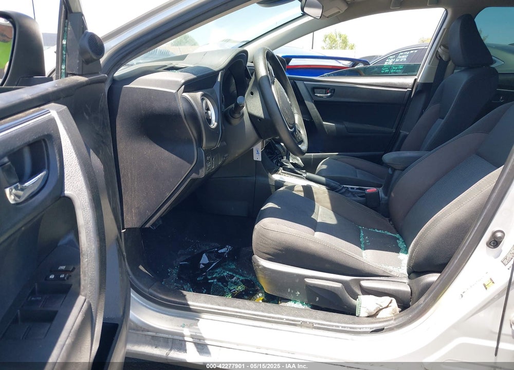 2018 TOYOTA COROLLA LE VIN: 5YFBURHE0JP791820
