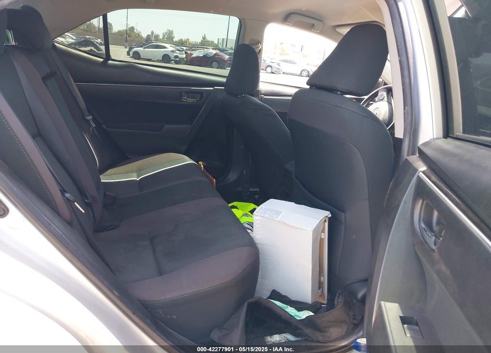 2018 TOYOTA COROLLA LE VIN: 5YFBURHE0JP791820
