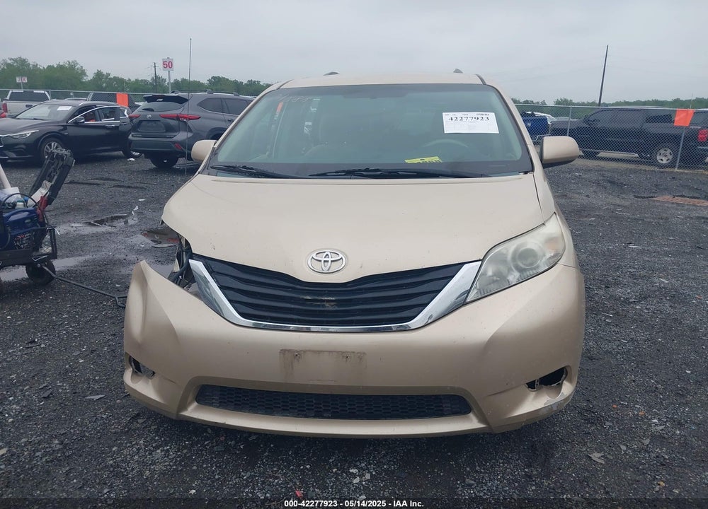 2013 TOYOTA SIENNA LE V6 8 PASSENGER VIN: 5TDKK3DC6DS279952