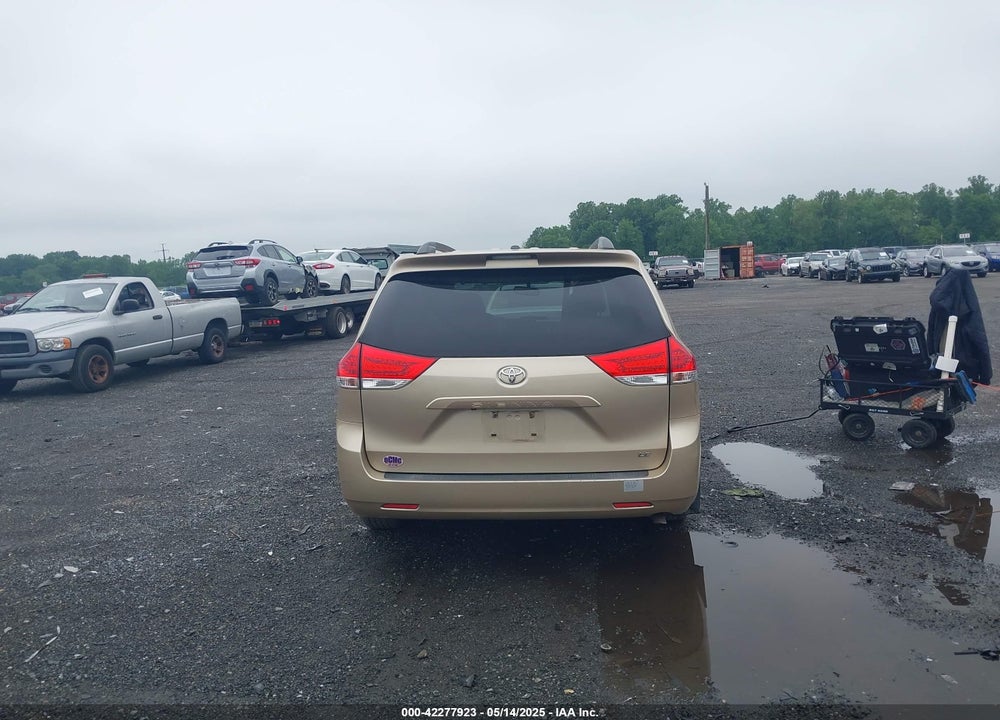 2013 TOYOTA SIENNA LE V6 8 PASSENGER VIN: 5TDKK3DC6DS279952