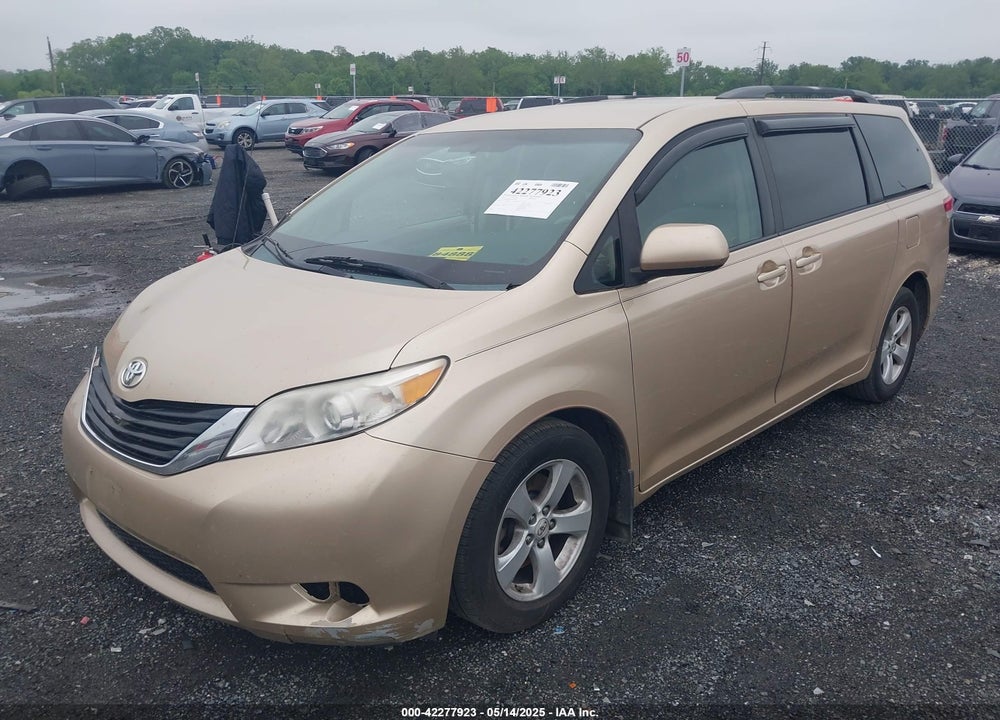 2013 TOYOTA SIENNA LE V6 8 PASSENGER VIN: 5TDKK3DC6DS279952