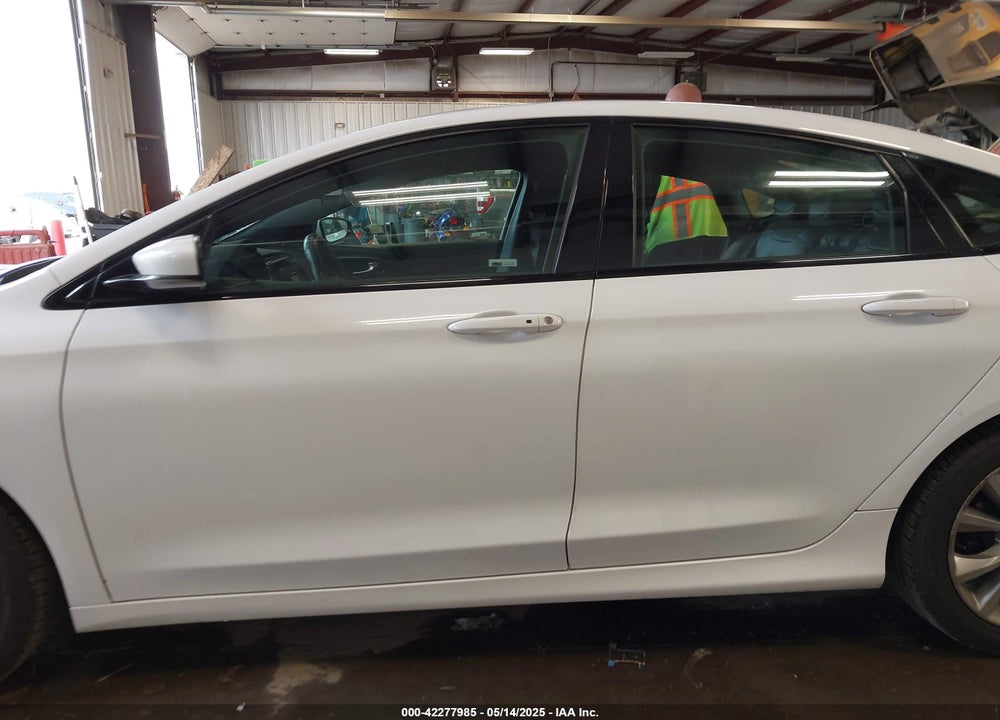 2016 CHRYSLER 200 S VIN: 1C3CCCBBXGN134665