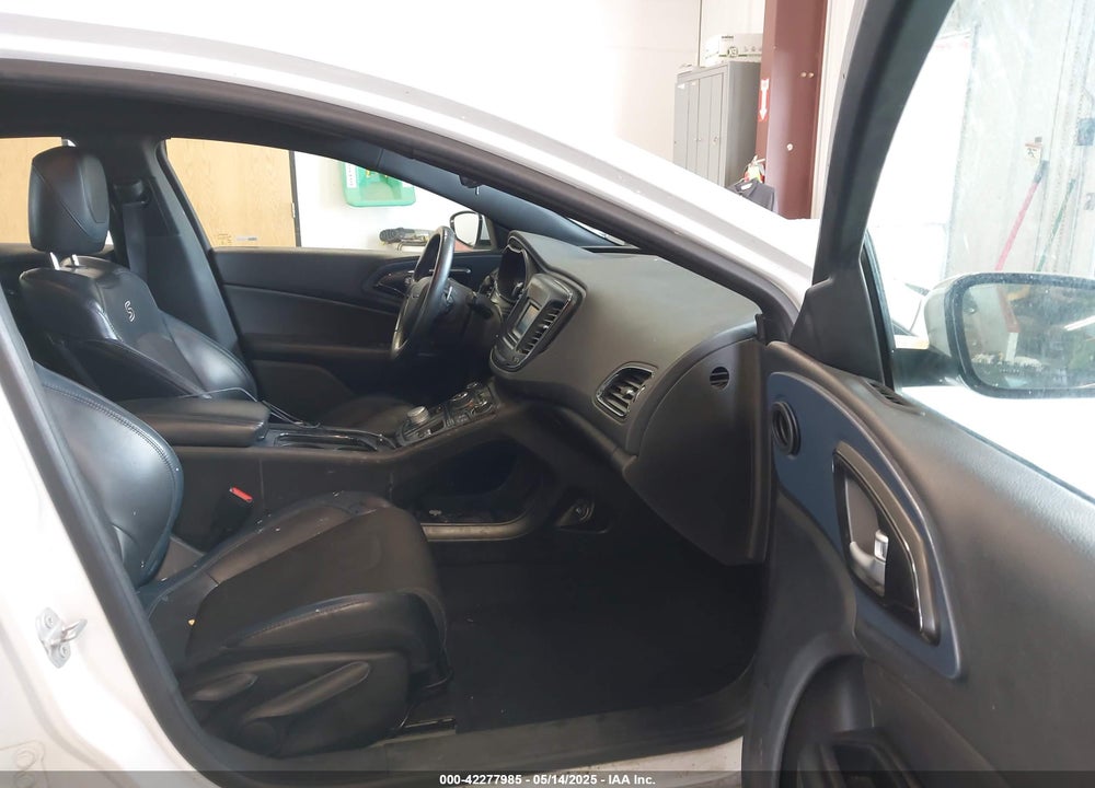 2016 CHRYSLER 200 S VIN: 1C3CCCBBXGN134665