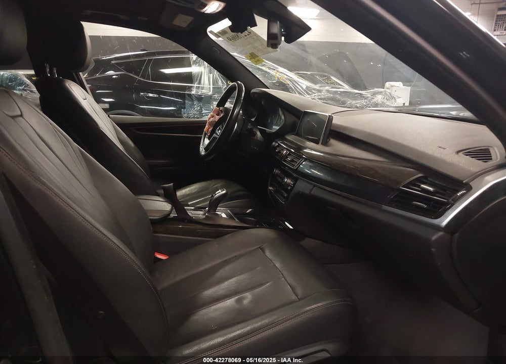 2018 BMW X5 VIN: 5UXKR0C57JL071443