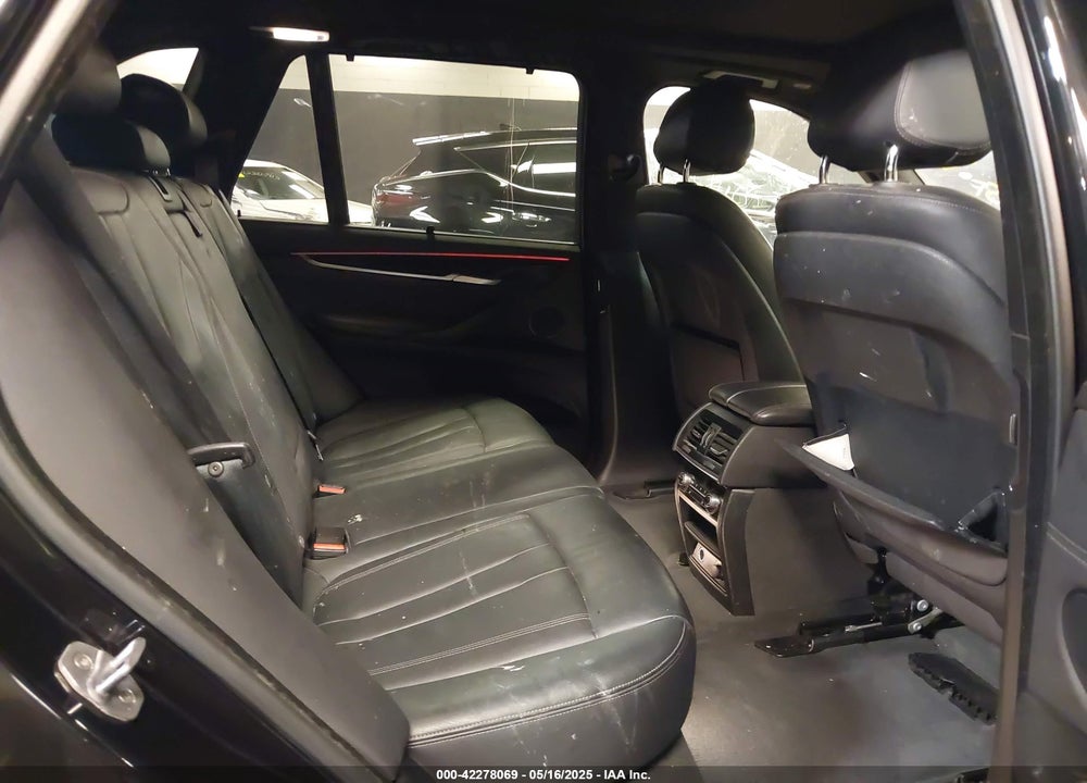 2018 BMW X5 VIN: 5UXKR0C57JL071443