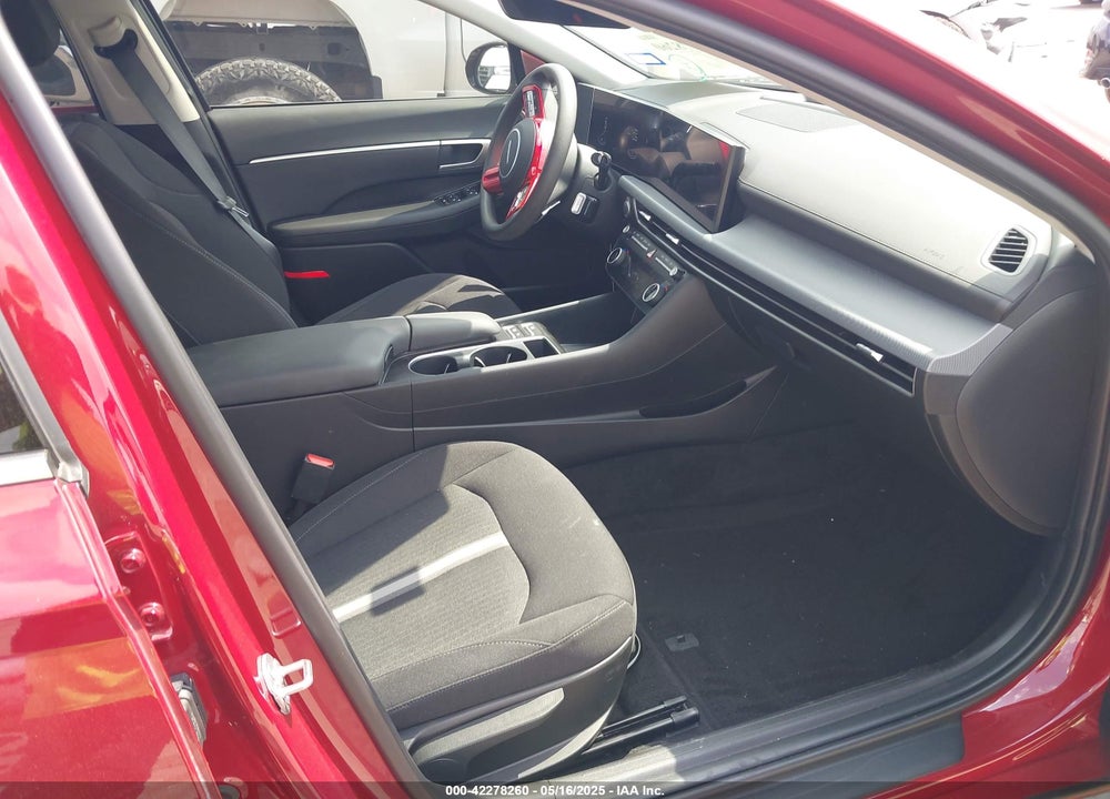 2024 HYUNDAI SONATA VIN: KMHL64JA8RA404354